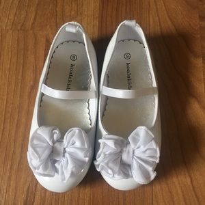 NWOT white dress shoes